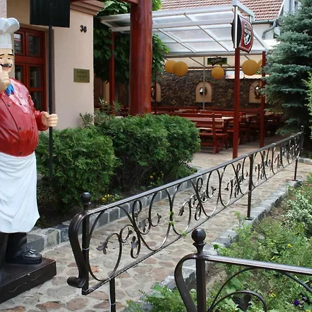 ベッド・アンド・ブレックファスト Tapolca Fogado