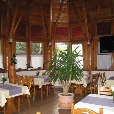 ベッド・アンド・ブレックファスト Tapolca Fogado