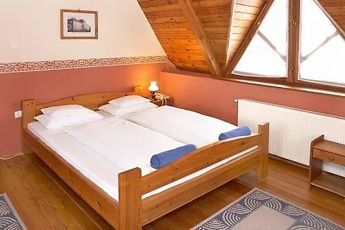 Tapolca Fogado Bed & Breakfast 3*